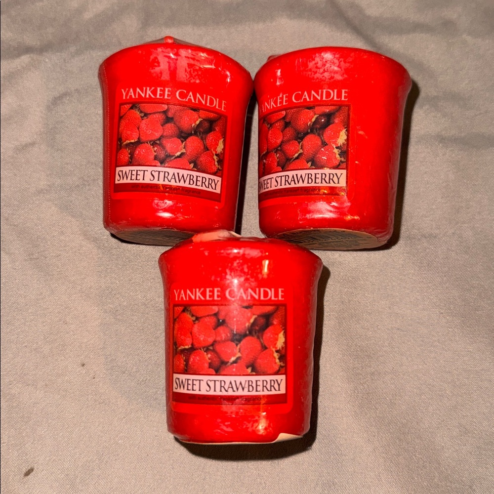 3 NEW Yankee Candle Sweet Strewberry Votive set